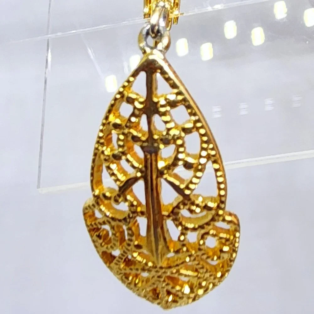 SINGLE EARRING - Vintage Trifari Gold Filigree Dangle Clip Earring Replacement